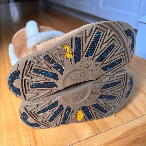 UGG SUNDANCE WATERPROOF SHEARLING TALL BOOT CHESTNUT 6.5 - Picture 11 of 13